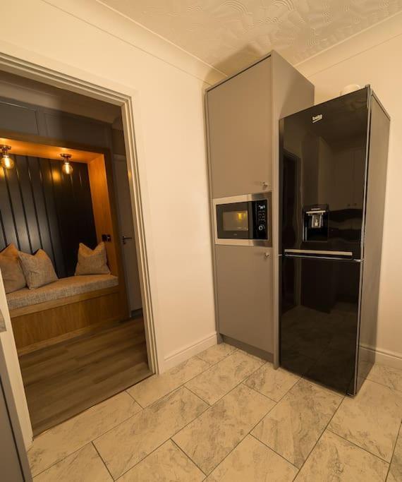 Entire Bungalow In Rawmarsh Екстер'єр фото